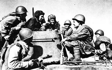 Советские войска готовы встретить врага Курская дуга 1943 г Начался - фото 78