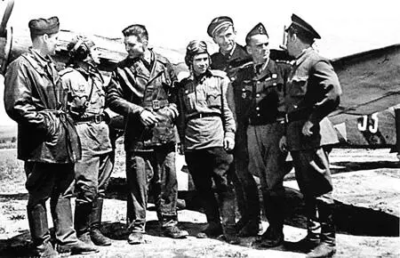 Летчики отдельной авиационной эскадрильи Нормандия и 18го гвардейского - фото 117