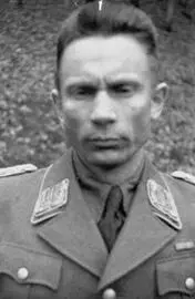 Атаман Т БульбаБоровец в мундире генералхорунжего На фашистском - фото 125