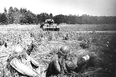Уничтожение вражеского танка с близкого расстояния 10 часов утра 7 июля - фото 286