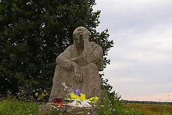 Память сердца Скорбящая псковитянка Скульптор Антонина Петровна Усаченко - фото 461