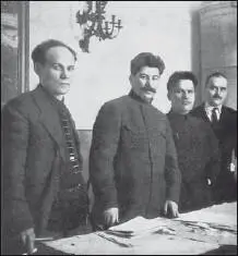 Сталин Киров Шверник 1926 г По словам Сосо дело определенно выправляется - фото 80