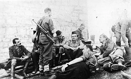 Бойцы Народноосвободительной армии Югославии 1943 г На трудовом фронте - фото 85