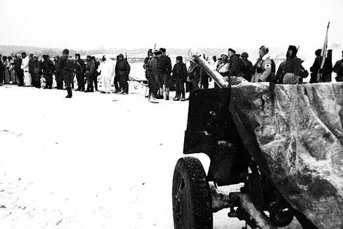 Красноармейцы перед выходом на боевое задание Роль союзников во Второй - фото 107