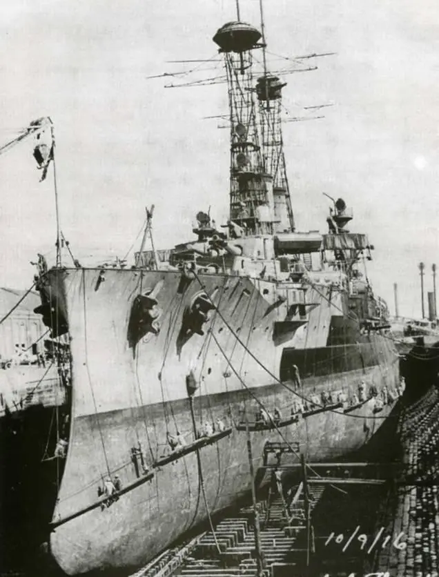 Флорида в доке 9 октября 1916 г Линейный корабль Норт Дакота на - фото 136