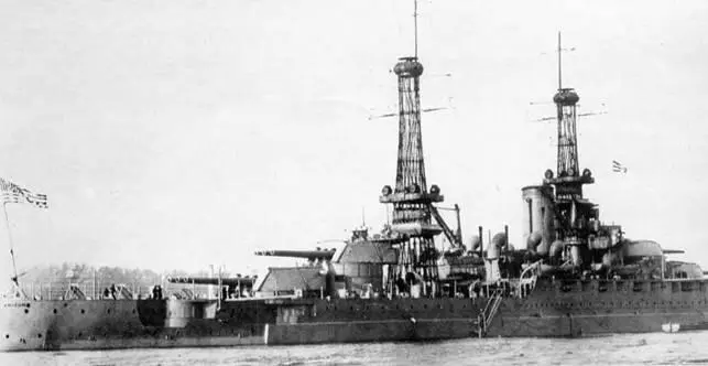Линейный корабль Arizona в 1919 вверху и в начале 1920х гг - фото 188