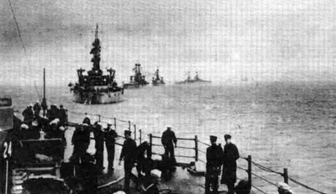 На палубе Pennsylvania во время его захода в Брест 16 декабря 1918 г С - фото 86
