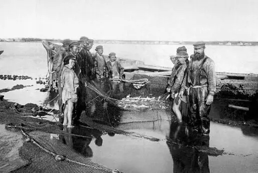 Астраханские рыбаки 1900е гг Чтобы выразить свою мысль еще более отчетливо - фото 100