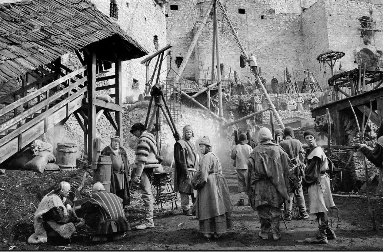 Средневековье как мир всеобщего а значит коммунального бытия Хроника - фото 33