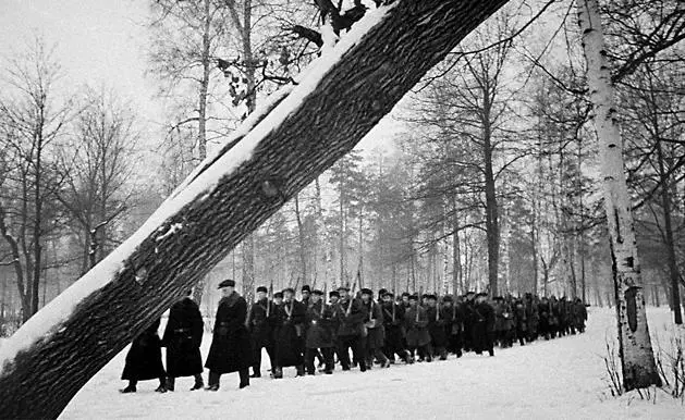Оборона Москвы Бои в Подмосковье Западный фронт октябрьдекабрь 1941 год В - фото 258