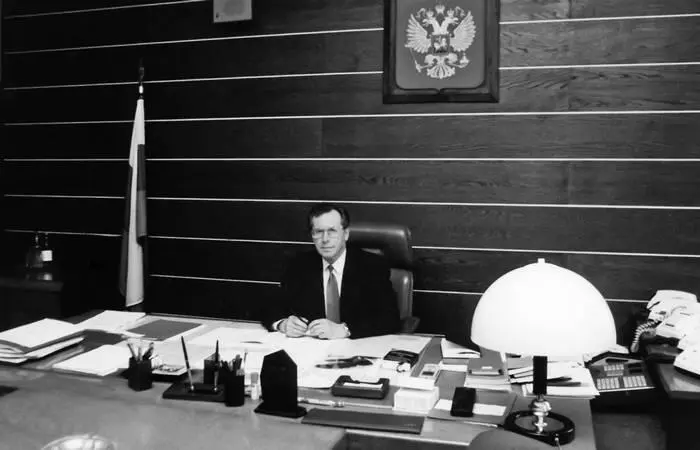 Рабочий кабинет министра региональной и национальной политики России Вячеслав - фото 16