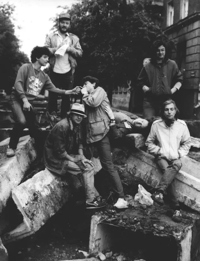 АКВАРИУМ в 1986 г Фото В Конрадт Помимо них в записи Треугольника - фото 13