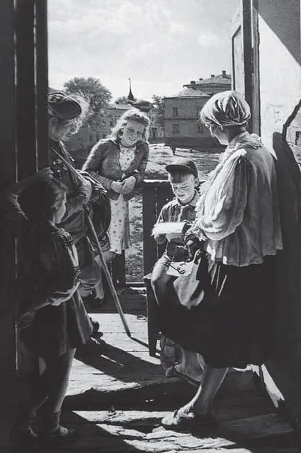 Илл 29 А Лактионов Письмо с фронта 1947 Холст масло ГТГ Особая проблема - фото 29