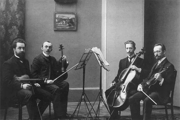 Струнный квартет Москва 1908 год Первый слева Владимир Дмитриевич Зёрнов - фото 32