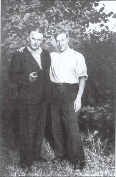 Ближайшие друзья КА Федин и БЛ Пастернак 1946 год Переделкино НС - фото 19