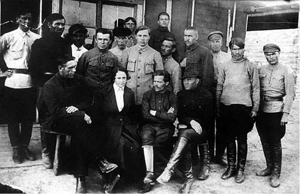 Группа махновцев в Познанщине Польша 1922 г Общим элементом всех - фото 32