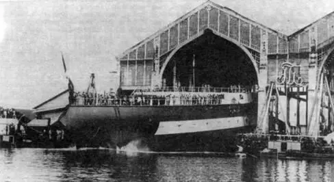 Корпус броненосца Monarch во время спуска на воду 9 мая 1895 г Если не - фото 36