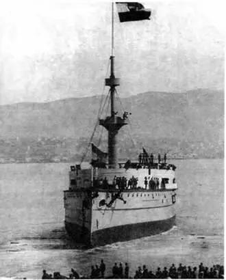 Корпус броненосца Budapest после спуска на воду 27 апреля 1896 г - фото 37