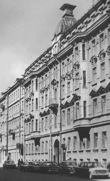 Дом где жила семья Каннегисеров СанктПетербург Саперный пер 10 - фото 26