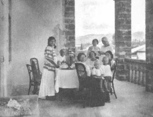 На веранде нового судакского дома ныне Гагарина 39 В кругу друзей Судак - фото 14