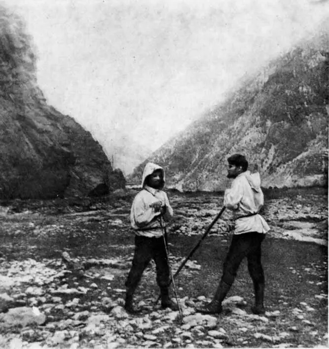 Киров Костриков слева и П Г Лучков в горах 1911 И Я Турыгин - фото 17