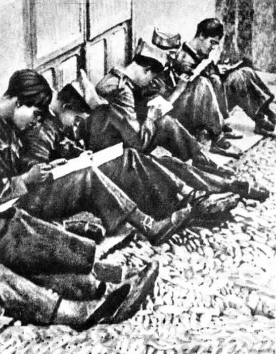 Стр 10 Письма домой Стр 11 Р Я Малиновский на позициях - фото 11