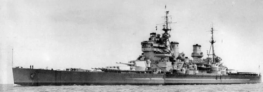 Линейные корабли Энсон 9 июля 1946 г вверху и Дюк оф Йорк в 1947 г - фото 144
