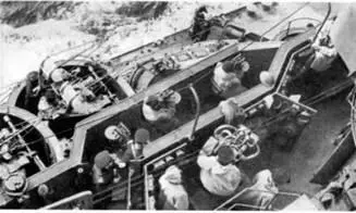 На линейном корабле Принс оф Уэлс во время охоты на Бисмарка Май 1941 г - фото 22