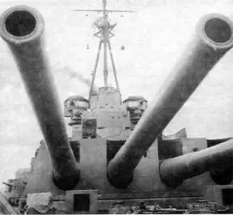 Линейный корабль Хоу в боевом походе вверху и кормовая башенная установка - фото 40