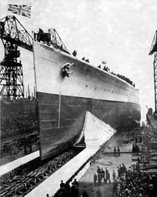Линейный корабль Принс оф Уэлс во время спуска на воду 3 мая 1939 г вверху - фото 7