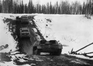 На Кольском танкодроме noд Кандалакшей март 1969 года Окончив работу - фото 38