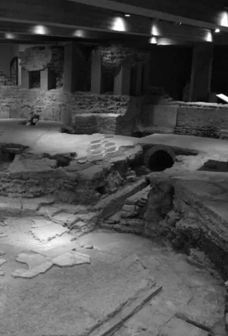 Раскопки баптистерия СанДжованни алле Фонти Милан Италия Кон IV в - фото 15