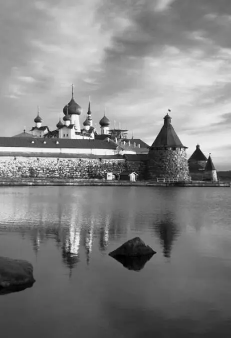 СпасоПреображенский Соловецкий монастырь Вскоре на Соловках был построен - фото 27