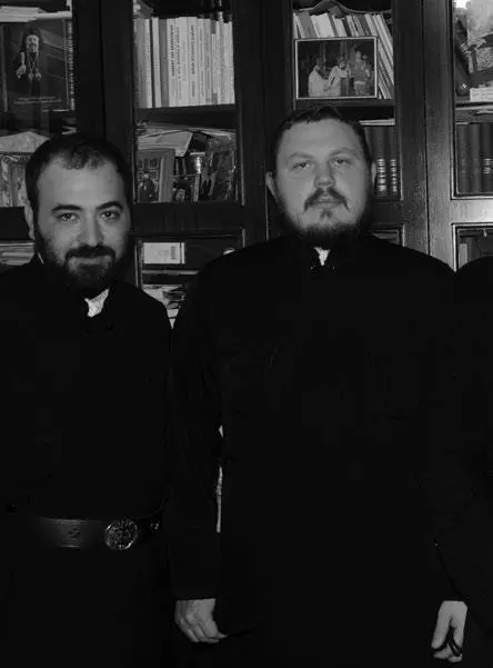 Слева направо архимандрит Агафангел Каркангелис архимандрит Аркадий - фото 28