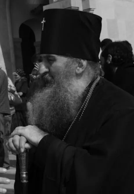 Митрополит Даниил Датуашвили с бизнесменом и общественным деятелем Леваном - фото 8