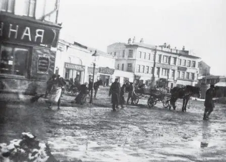 Калужская площадь в Москве Фотография начала XX в Частный архив Осенние дожди - фото 47