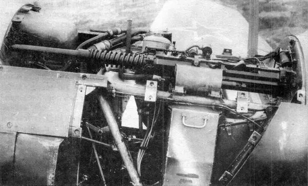 Вооружение Лa9В состояло из одной пушки НС23 по левому борту - фото 35