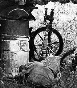 Старинная прялка уцелела Слово дефицит Лыковым неизвестно Но именно этим - фото 42