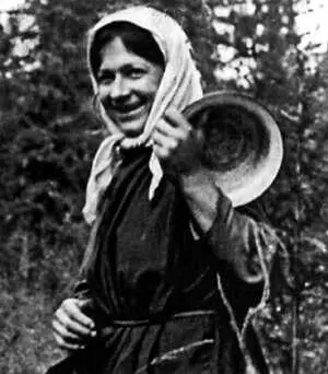 Агафья была приветлива любила с гостями и пошутить Наши с Агафьей и стариком - фото 47