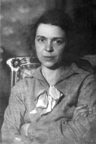 На фото монахиня Иулиания Соколова Когда ей было лет 13 ктото из близких - фото 8