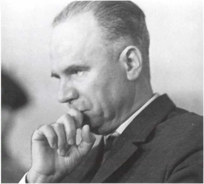 Вглядитесь в это лицо В 1963 году сразу после процесса широким народным - фото 139