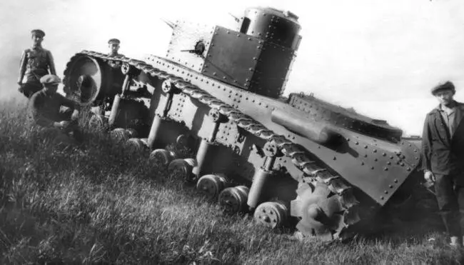 Танк Т12 на испытаниях в районе военного склада 37 в Москве Июль 1930 года - фото 25