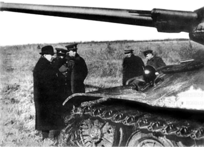 Первый образец танка ИС7 выпуска 1946 года во время заводских испытаний на - фото 114