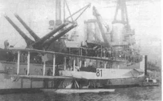 Подъем самолета Farman F60 на борт Прованса при помощи специального - фото 53
