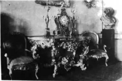 Столик и часы из будуара Фото 1920х годов Спальня Фото 1920х годов - фото 12