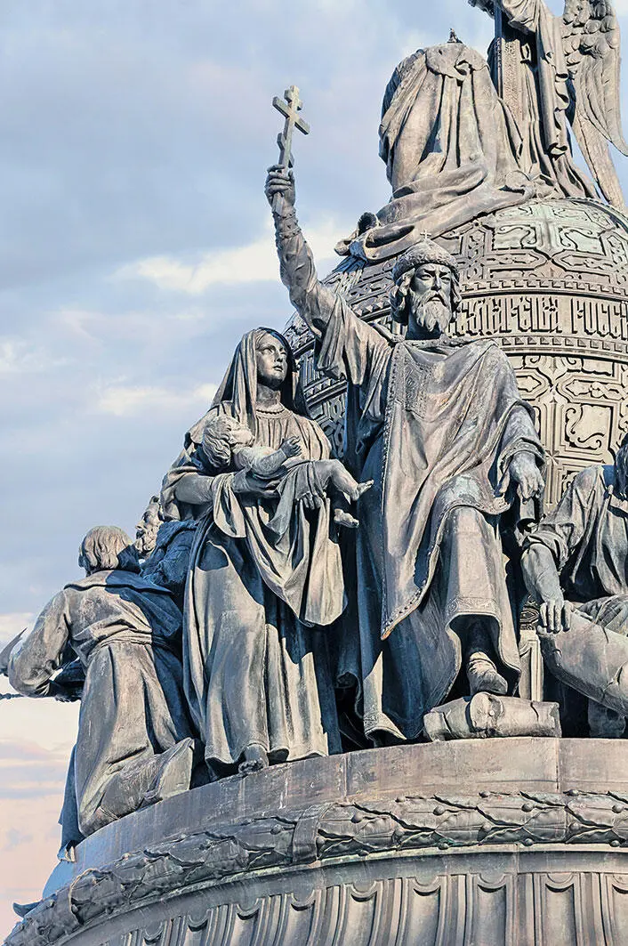 Владимир Святославич на памятнике Тысячелетие России в Великом Новгороде - фото 49