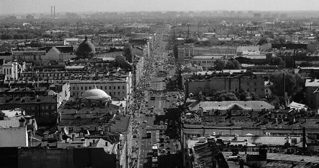 Фото Павла Маркина О зеленоглазом такси Вы выходите из театра из ночного - фото 11