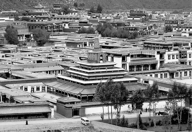 Ступа Гонтанг в монастыре Лабранг Ташикьил в Амдо 1 в 1900е гг Архив - фото 34