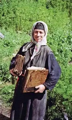 Если надо сделать Агафье приятное я прошу ее почитать Она делает это всегда - фото 65