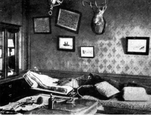 Комната коменданта в доме Ипатьева Снимок из материалов Предварительного - фото 73